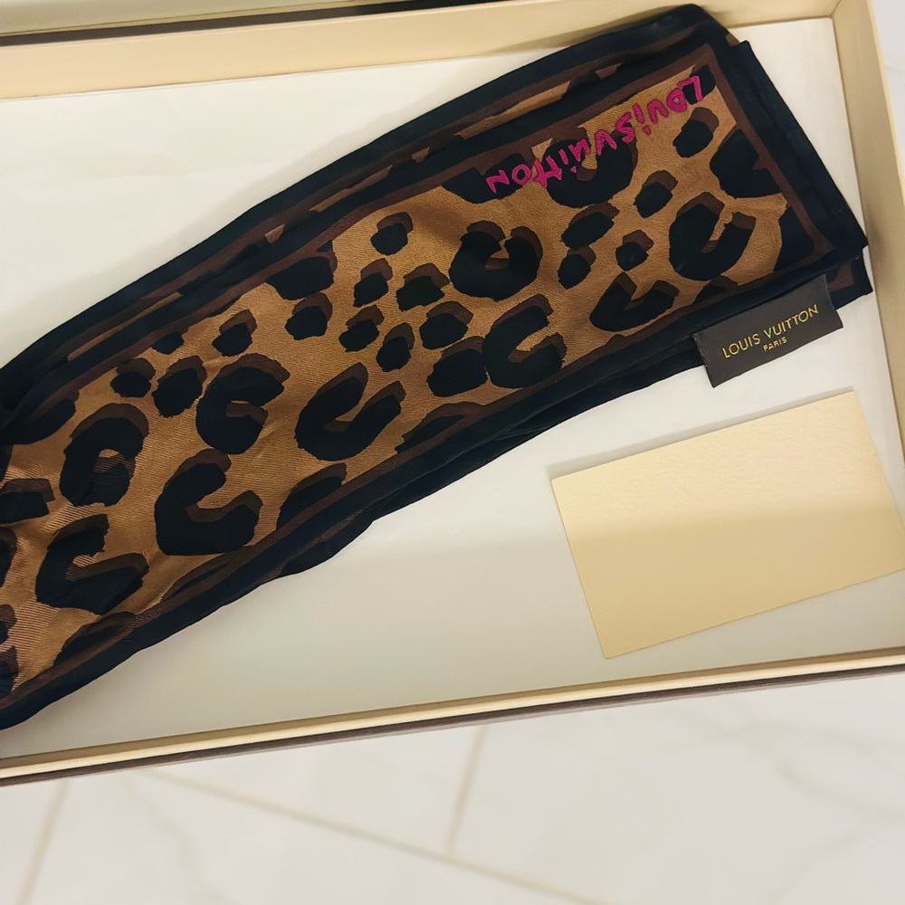 Authentic Louis Vuitton Scarf - leopard print
